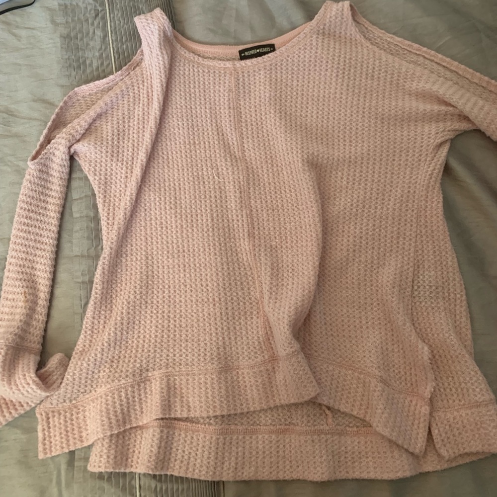 Open shoulder pink sweater. 😍💕